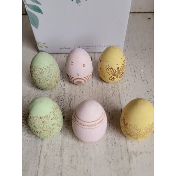 Hallmark Easter decorative wooden eggs pastel home decor set - Picture 8 of 10